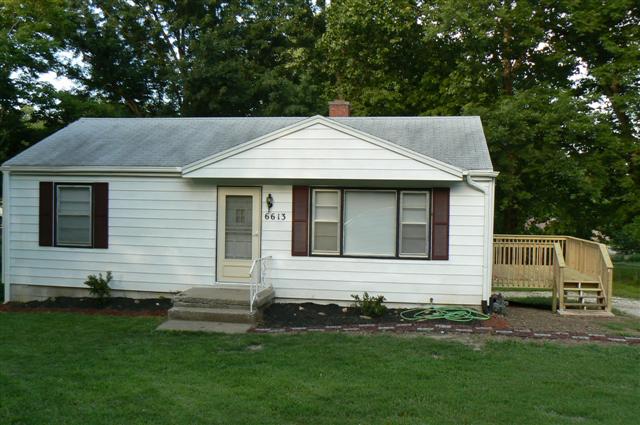 Raytown MO Remodelled 2 bedroom house for sale lease option rent to own kansas city owner finance new fresh paint 12X12 FOOT LARGE BEDROOMS WOOD FLOORS raised panel cabinets new self-cleaning oven, vinyl floors, dishwasher tax credit regardless bad pretty houses first-time buyer program
